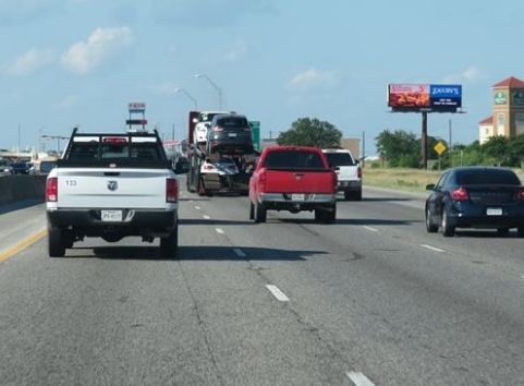 E/S IH 35, 0.2 mi. S/O CR 131 [South] Right Read Media