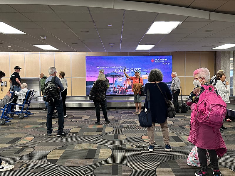 TPA_32 Screens Baggage Carousel-All Airlines Media