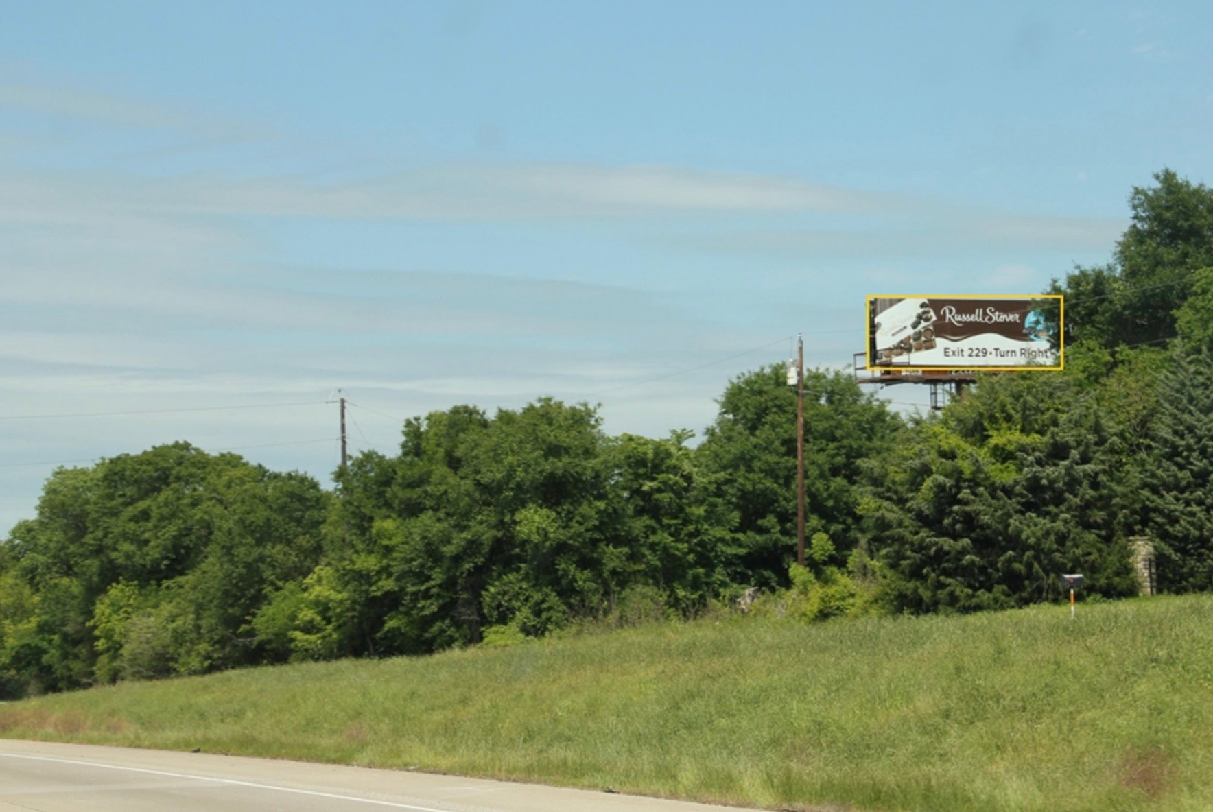 I-45  3.5 MI N/O SH-14, MP-221, E/S Media