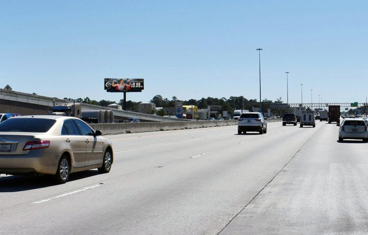 I-45N .30 mi S/O Robinson E/S F/N Media