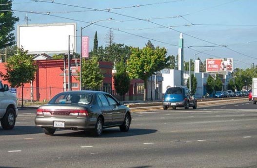 Del Paso Blvd ES 100ft S/O Arden Wy F/N - 1 Media