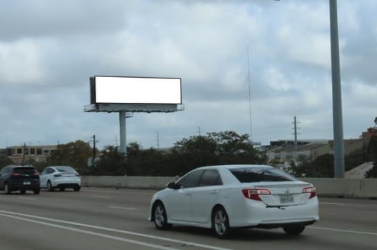 I-69 Eastex Frwy ES 50ft N/O Lamar F/S - 2 Media