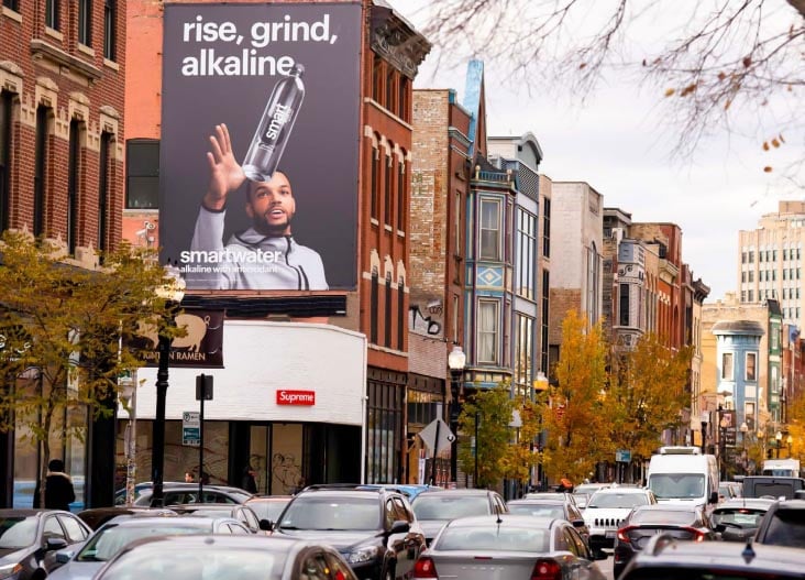 Milwaukee Ave & Evergreen St Media