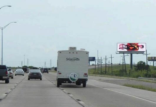 I-45 S (Gulf Fwy)/ 4 mi N/O Galveston Causeway Media