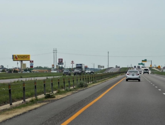 I-35W 700' N/o Hwy 114 East Side Media