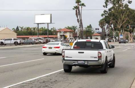 Santa Ana Blvd SS 200ft W/O Fuller F/E - 2 Media