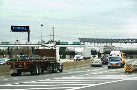 I-95/NJ Tpk ES 220ft S/O Paterson Plank Rd F/N - 1 Media