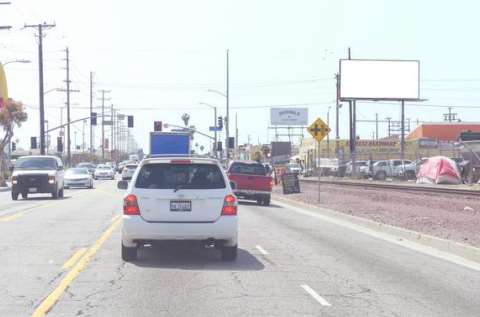 Slauson NS 58ft E/O Central F/E - 2 Media