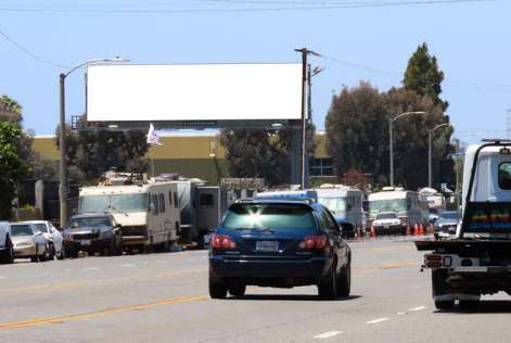 Redondo Beach Blvd SS 0.2mi E/O Main St F/E - 2 Media