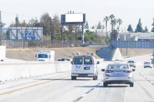 Long Beach Frwy ES 800ft N/O Slauson F/N - 1 Media