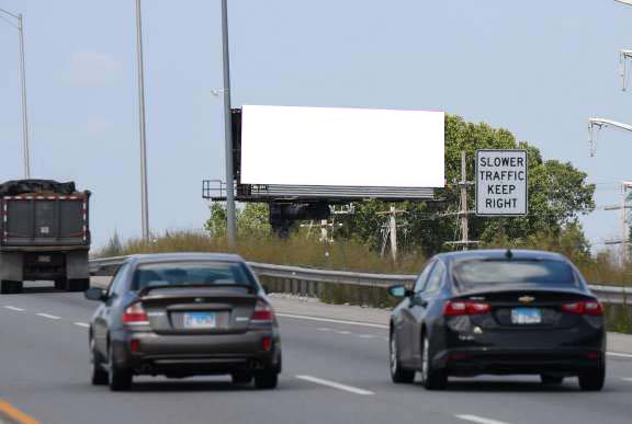 N/L I-94 Edens .5 mi W/O Waukegan F/E Media