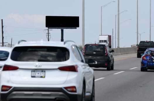 S/L I-94 Edens .5 mi W/O Waukegan F/E Media