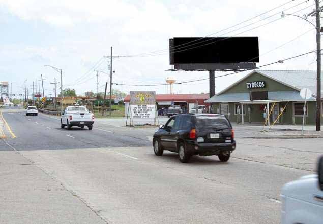 Belle Chasse .25 mi S/O Lapalco N/S F/N Media