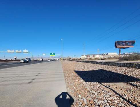 I-10 .5 MILES W/O AMERICAS AVENUE N/S Media