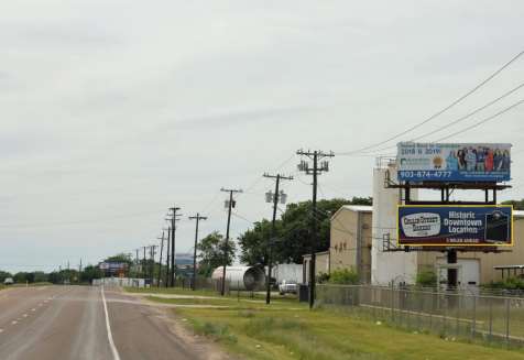 HWY 31, 1.3 MI E/O I-45, N/S BOTTOM Media