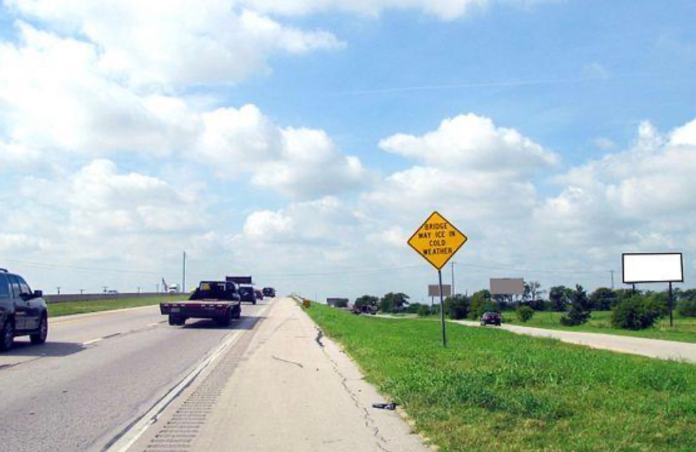 North Fwy (I-35W) WS 640ft N/O Keller Hicks F/N - 2 Media