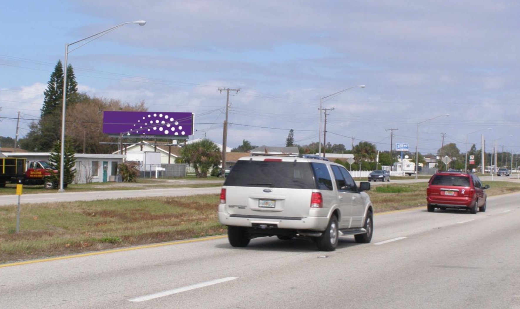 US-41 .30 mi N/O Jct Us-19 W/S F/S Media