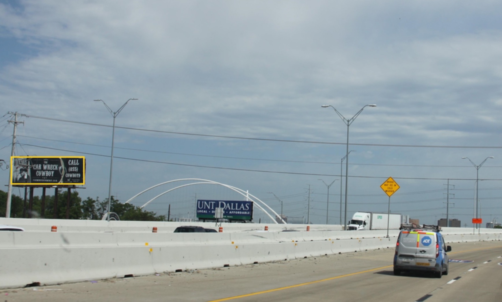 I-35E w/l .1 mi s/o E Colorado Blvd Media