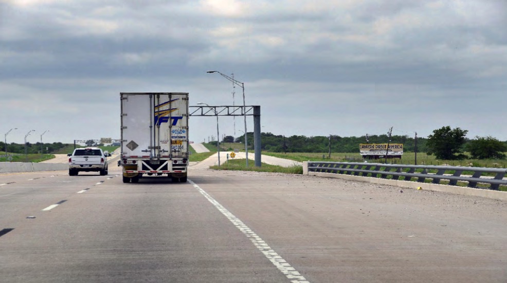 I-35 S 0.18 mi S/O Hill Rd WS Media