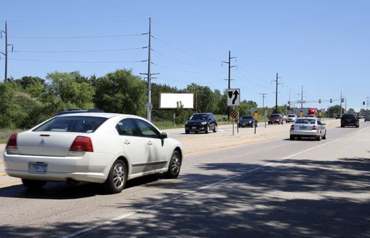 Hwy 41 ES 0.6mi N/O Hwy 169 F/NW - 1 Media