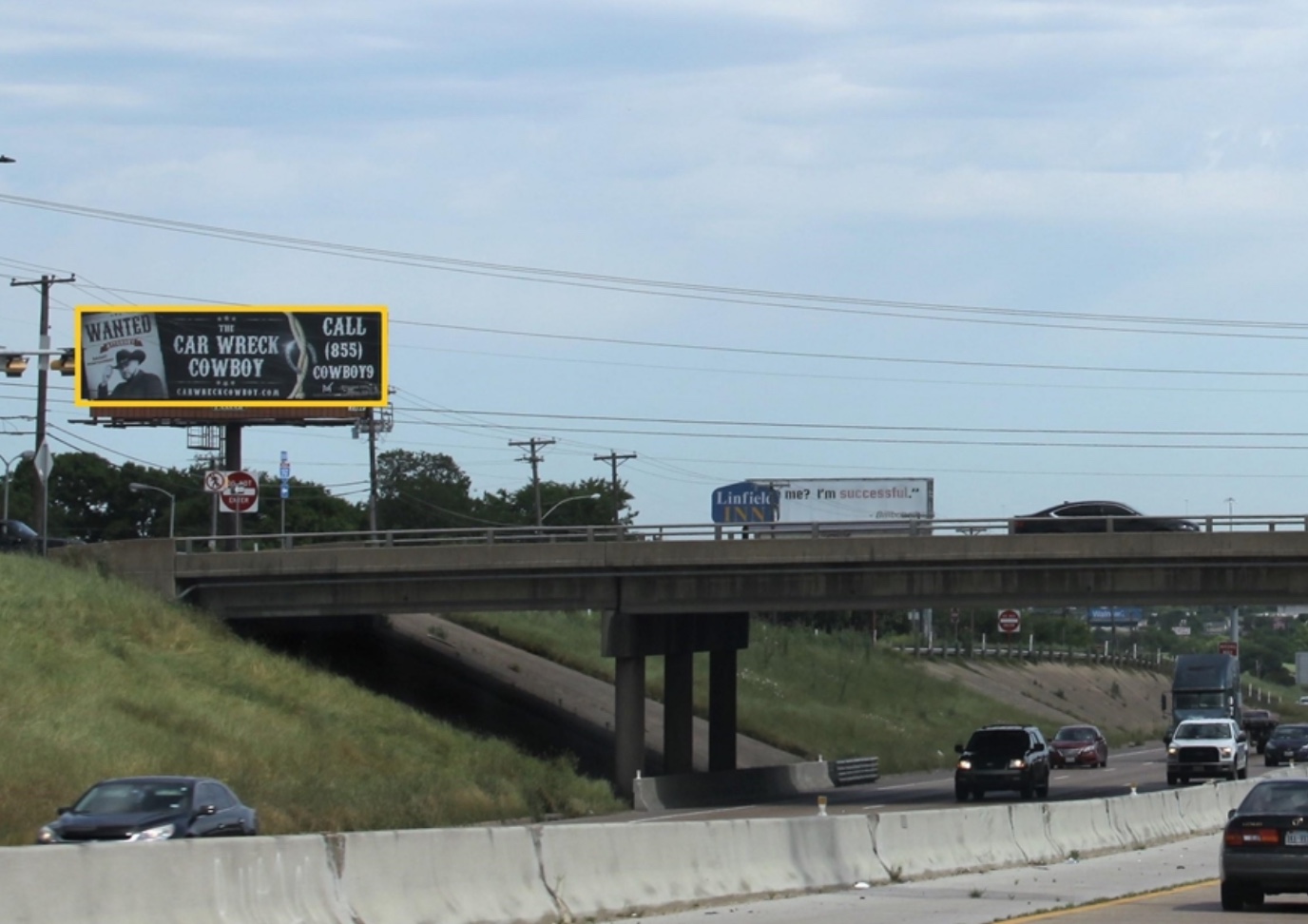 I-35E AT LAURELAND W/S Media